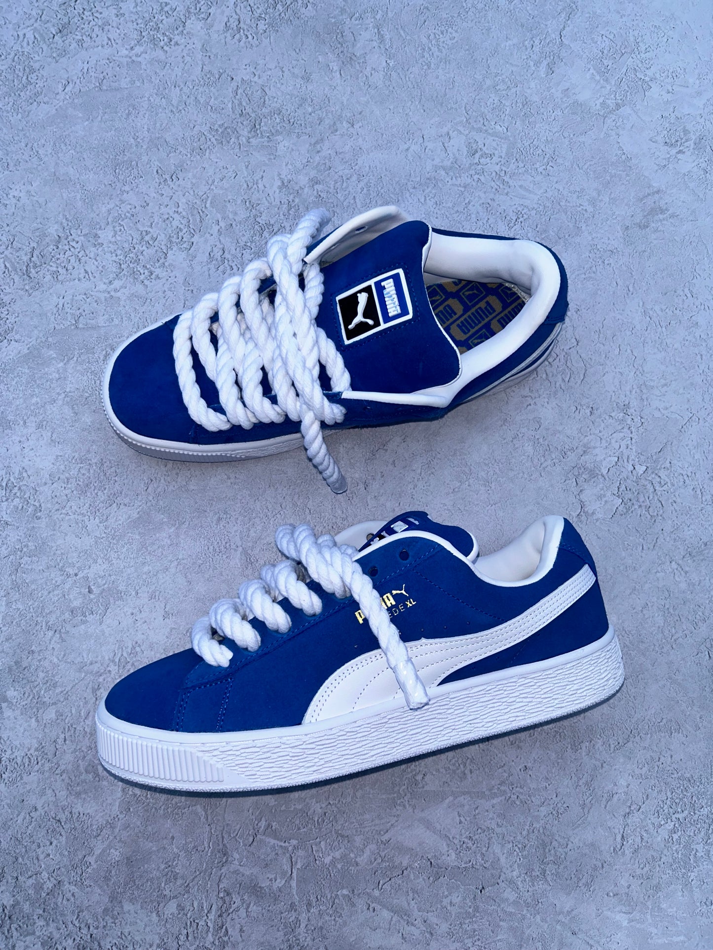 "smurf blue" suede XLs