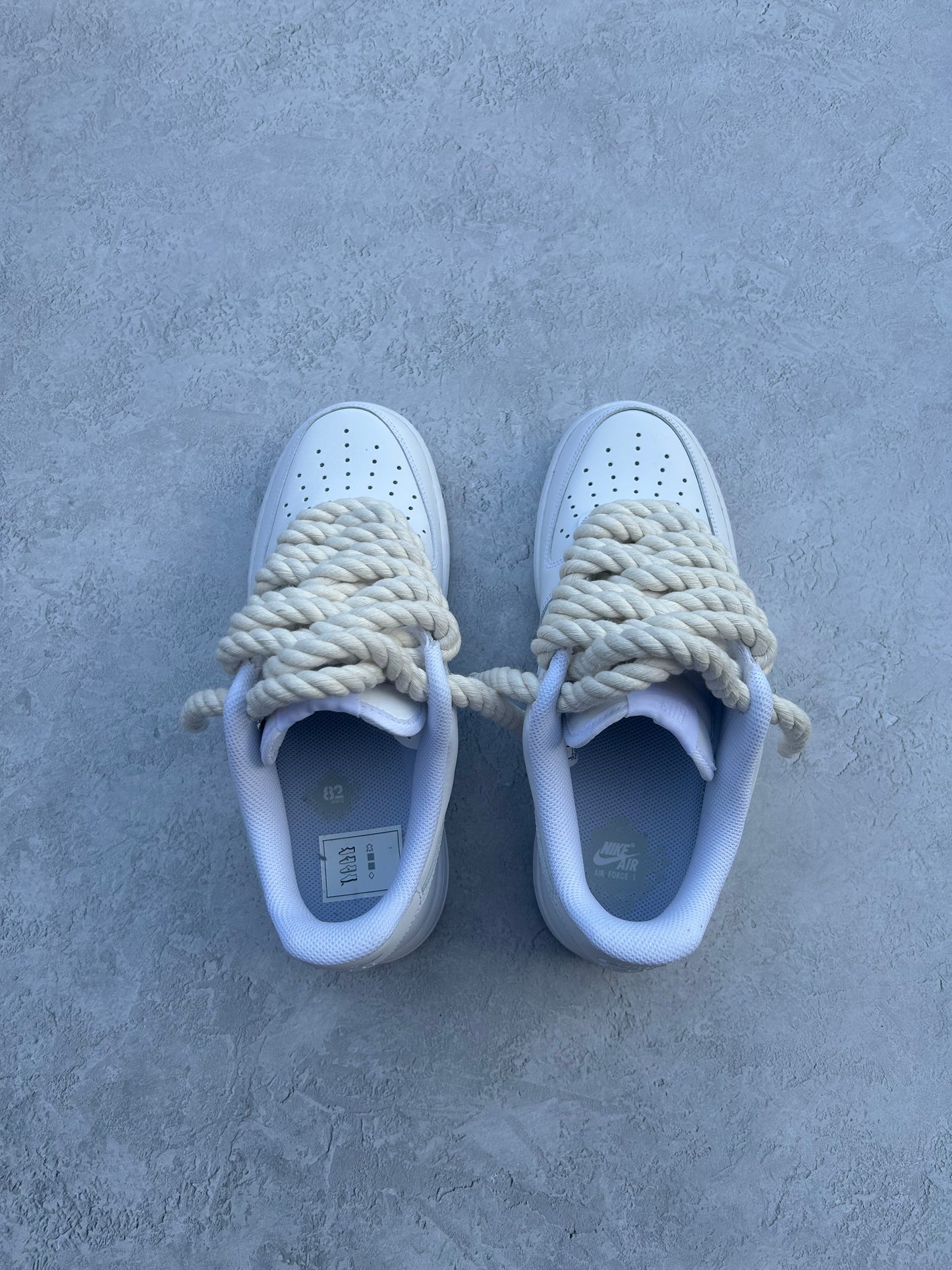“vanilla" rope lace