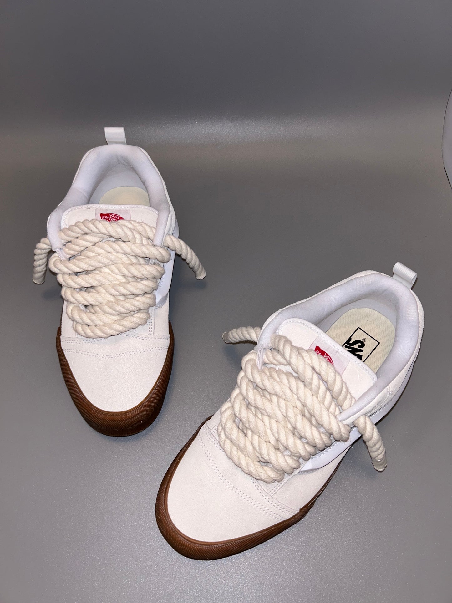 "knu school" white and gum rope lace