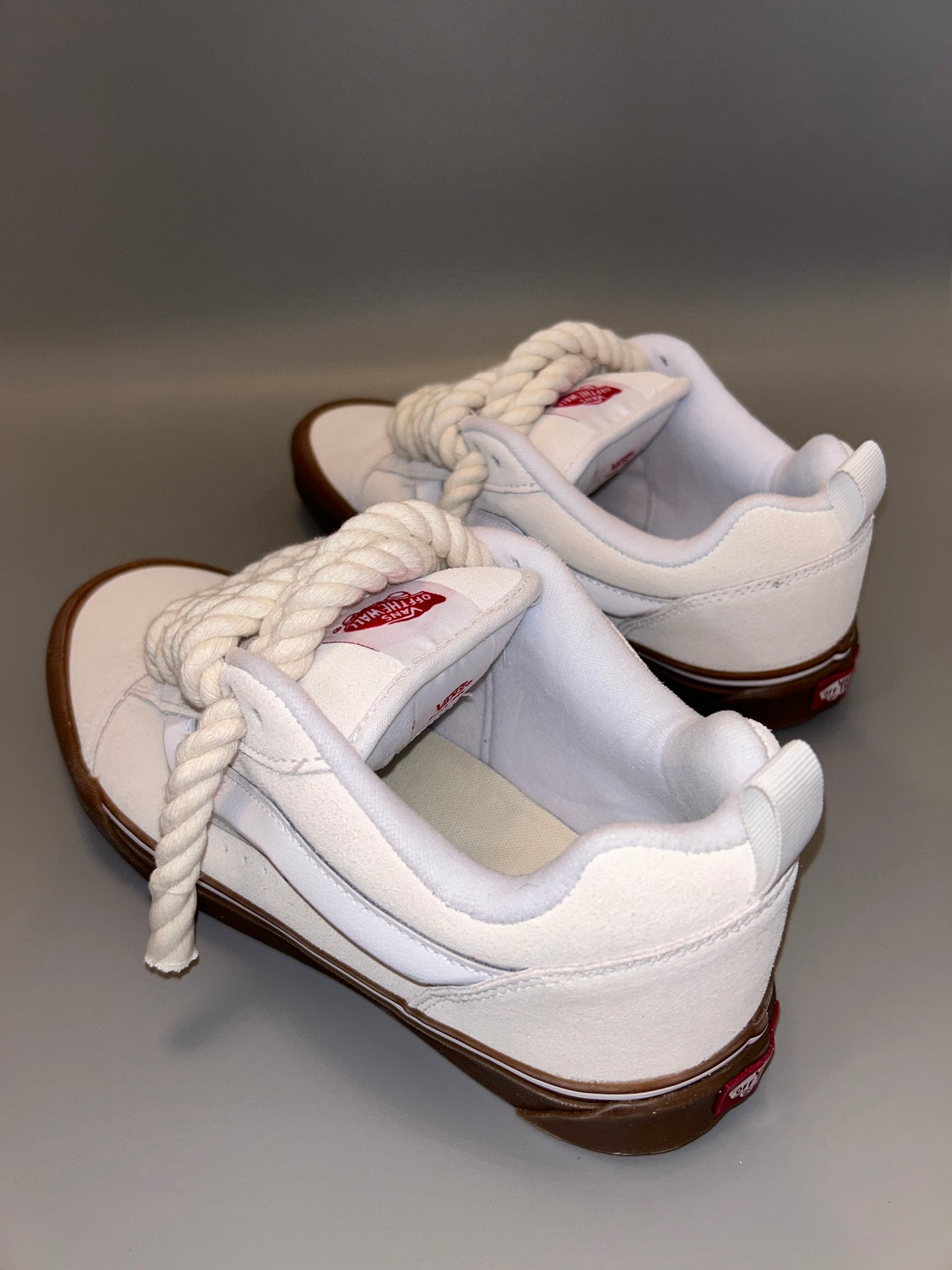 "knu school" white and gum rope lace