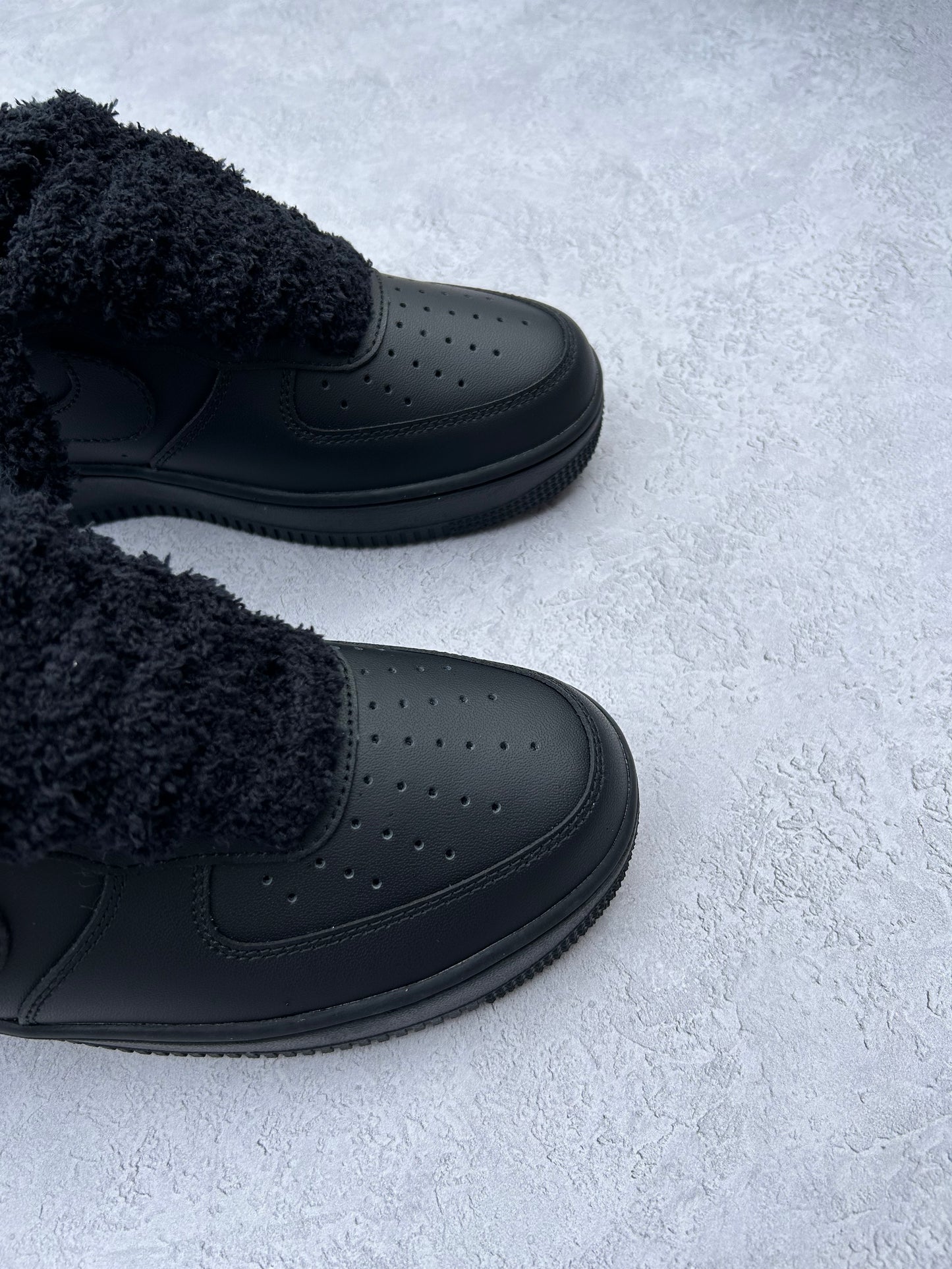 "soft fur" thick lace black